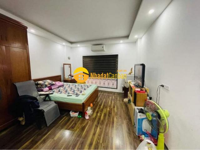Nhà mặt phố bán