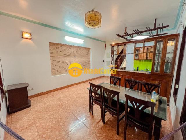 Nhà mặt phố bán