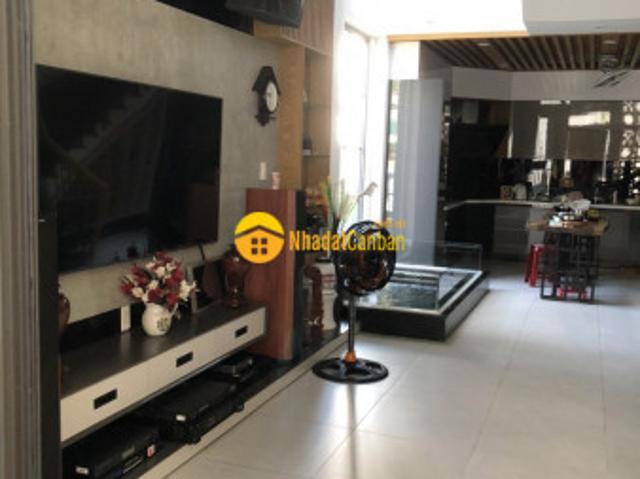 Nhà mặt phố bán