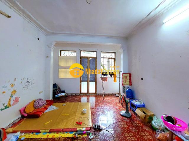 Nhà mặt phố bán
