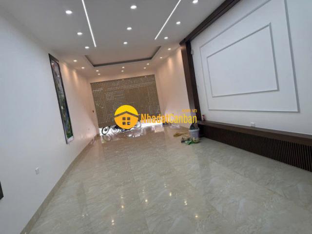 Nhà mặt phố bán