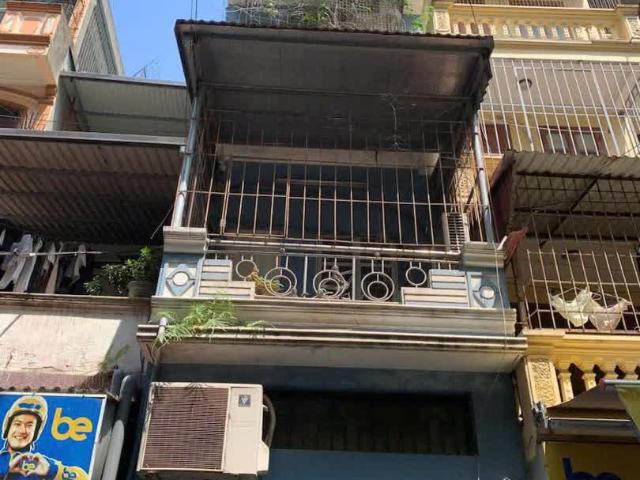 Nhà mặt phố bán tại Hoàn Kiếm, Hà Nội