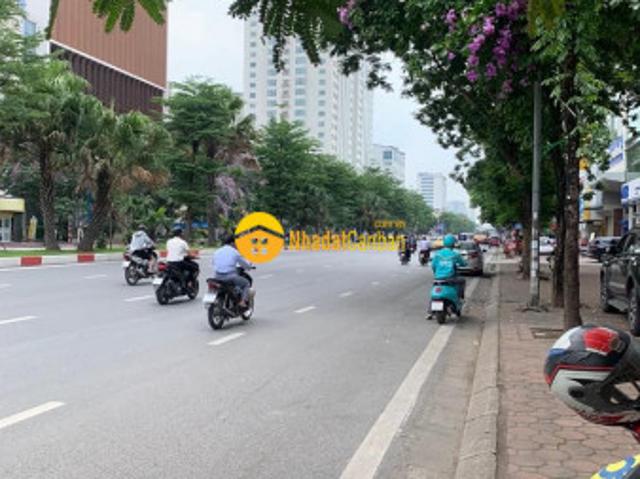 Nhà mặt phố bán