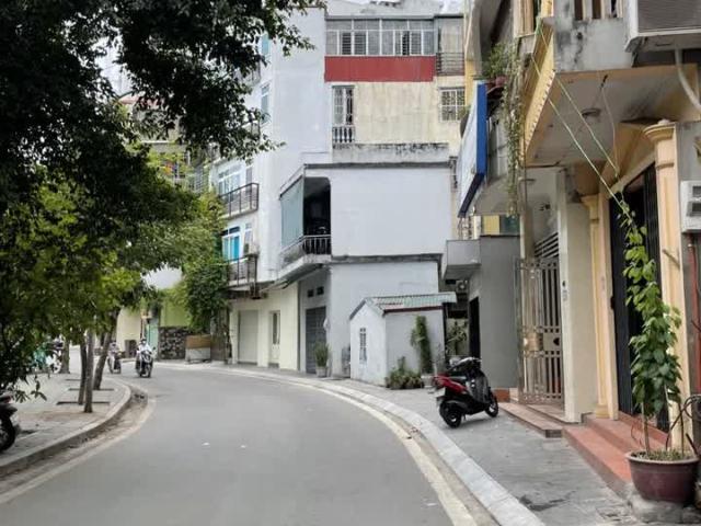 Nhà mặt phố bán tại Hoàn Kiếm, Hà Nội