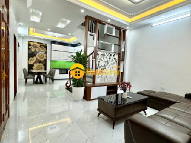 Nhà mặt phố bán
