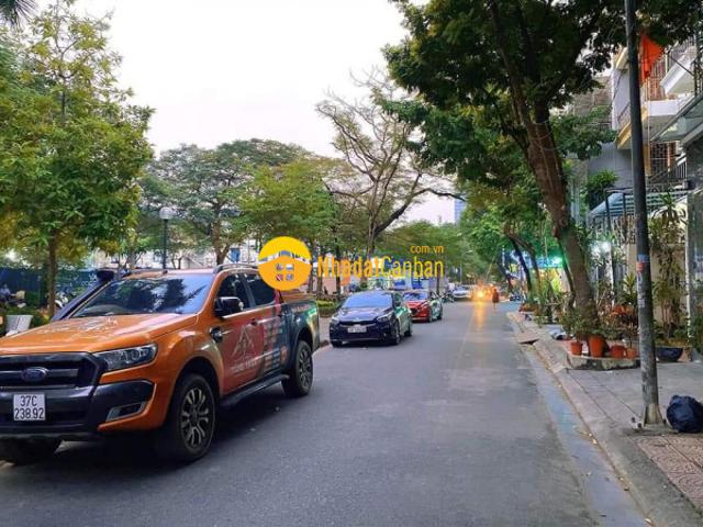 Nhà mặt phố bán