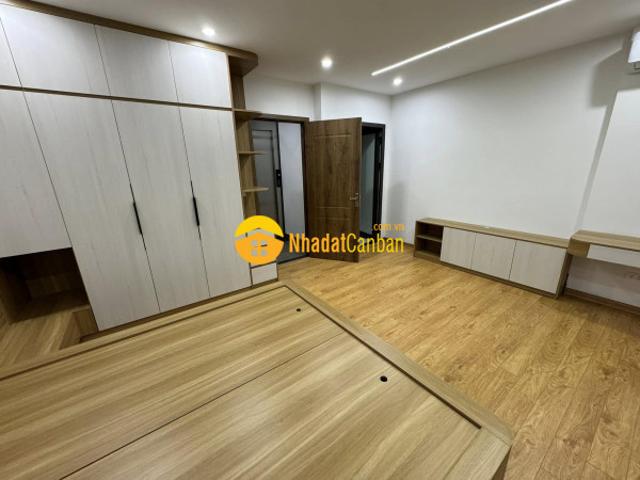 Nhà mặt phố bán