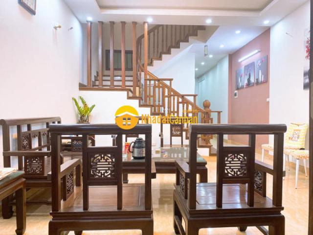 Nhà mặt phố bán