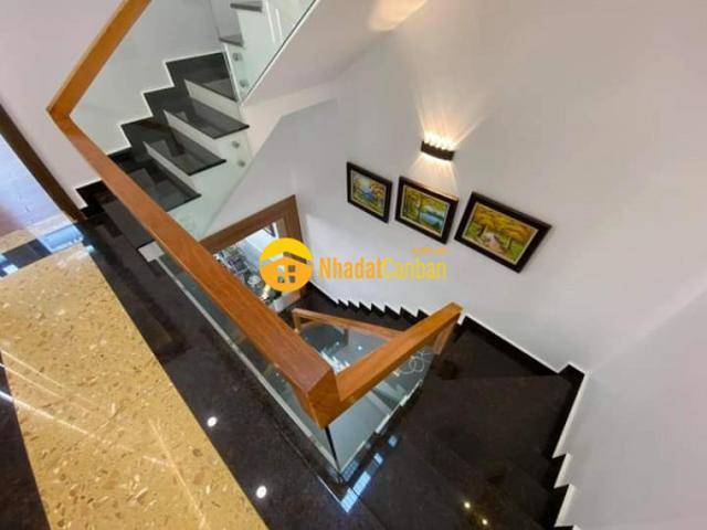 Nhà mặt phố bán