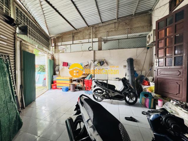 Nhà mặt phố bán