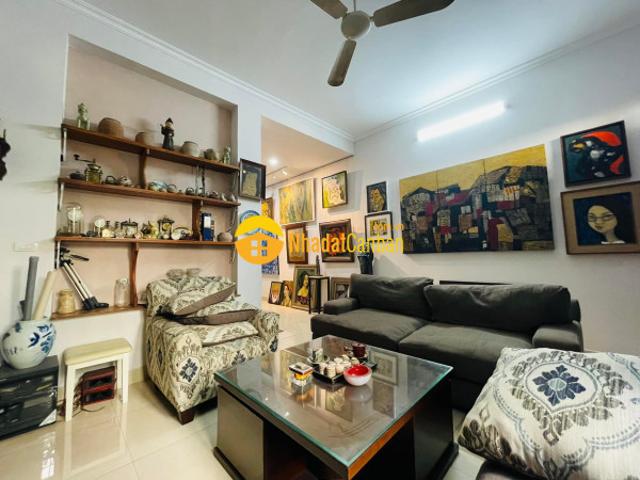 Nhà mặt phố bán
