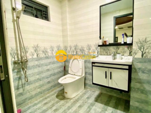 Nhà mặt phố bán