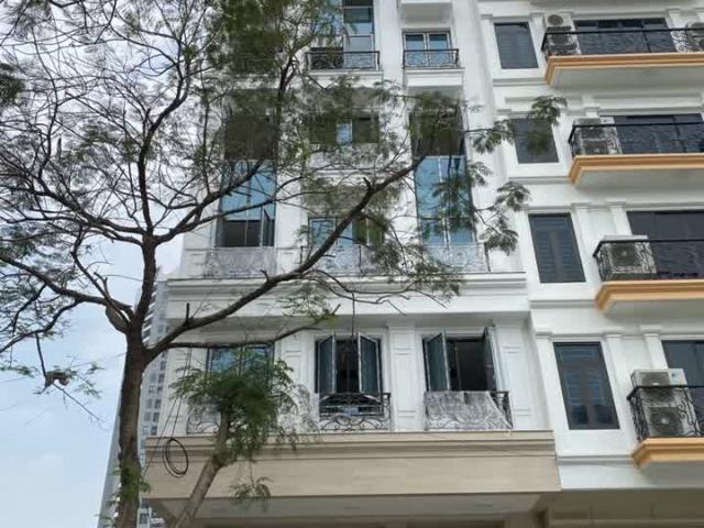 Nhà mặt phố bán tại Hoàn Kiếm, Hà Nội