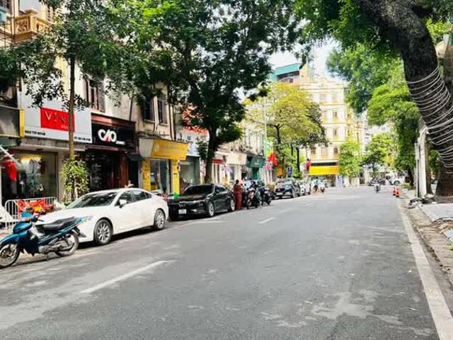 Nhà mặt phố bán tại Hoàn Kiếm, Hà Nội