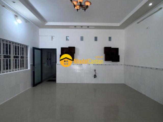 Nhà mặt phố bán