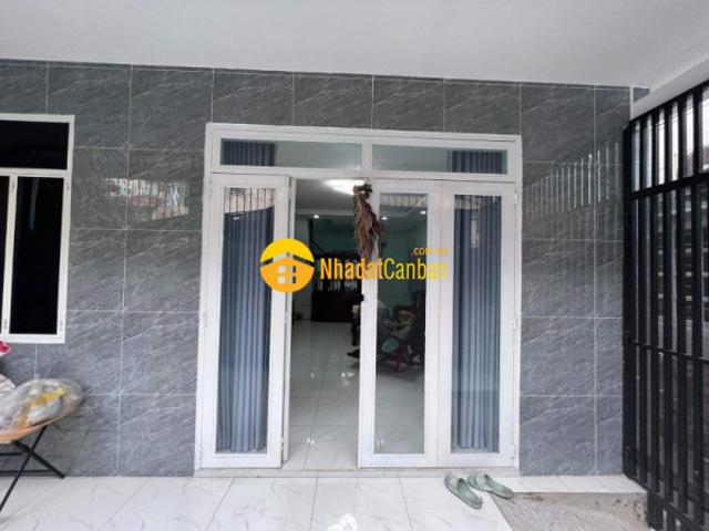 Nhà mặt phố bán