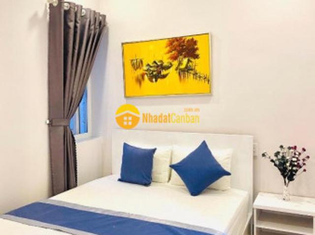 Nhà mặt phố bán