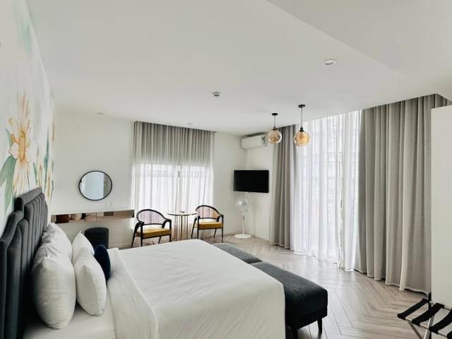 Nhà mặt phố bán