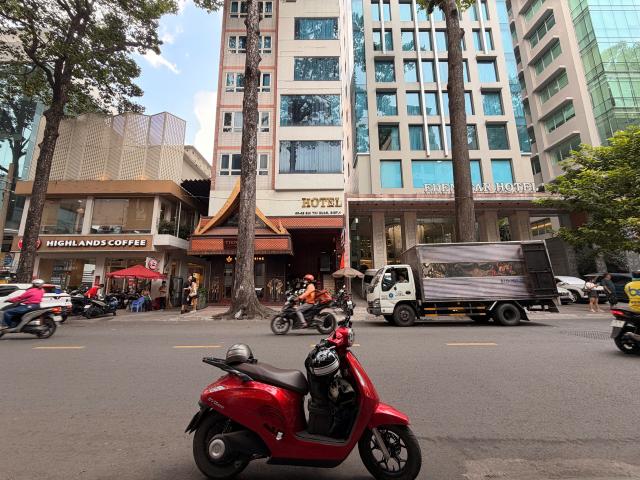 Nhà mặt phố bán