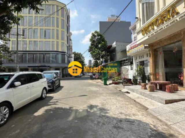 Nhà mặt phố bán