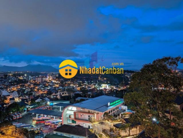 Nhà mặt phố bán