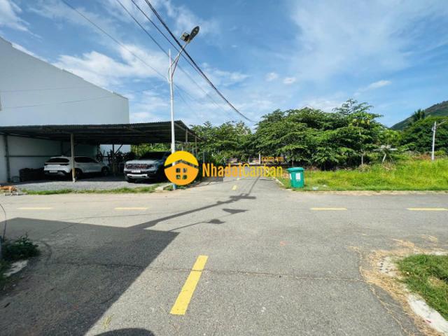 Mặt bằng bán