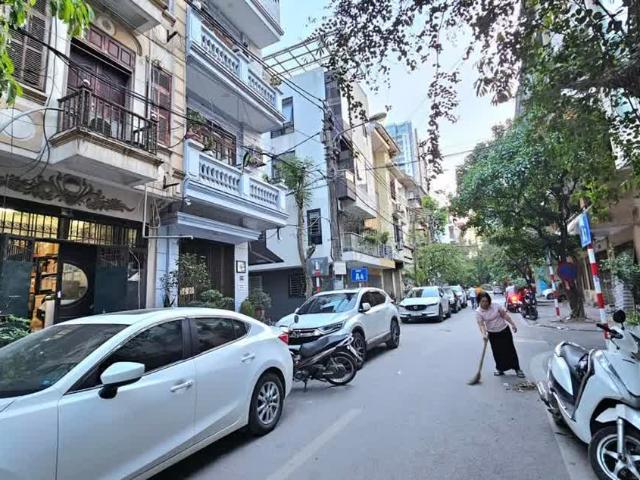 Nhà mặt phố bán tại Hoàn Kiếm, Hà Nội