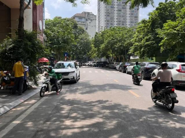 Nhà mặt phố bán tại Hoàn Kiếm, Hà Nội