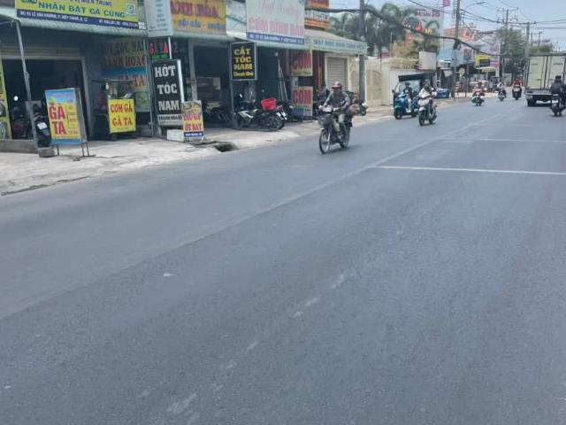 Nhà mặt phố bán