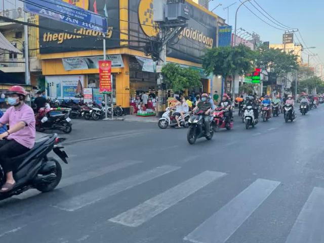 Nhà mặt phố bán