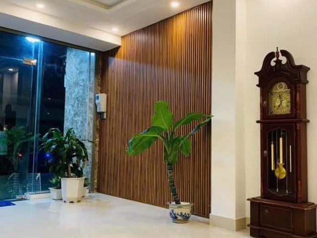 Nhà mặt phố bán