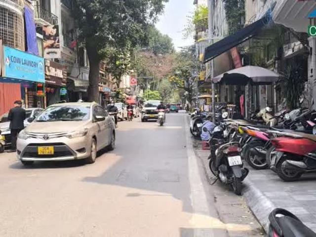 Nhà mặt phố bán tại Hoàn Kiếm, Hà Nội