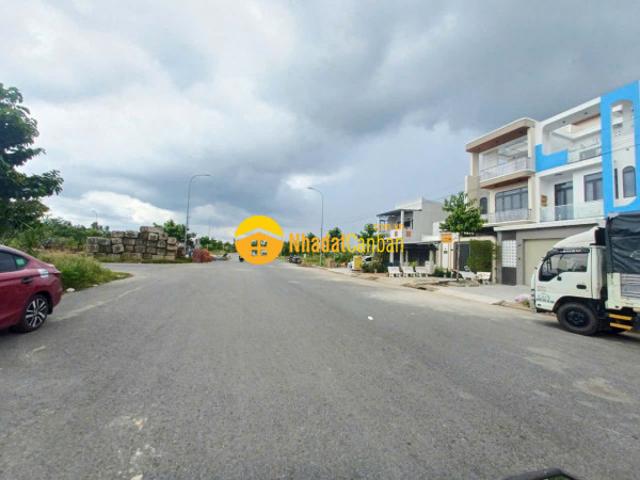 Mặt bằng bán