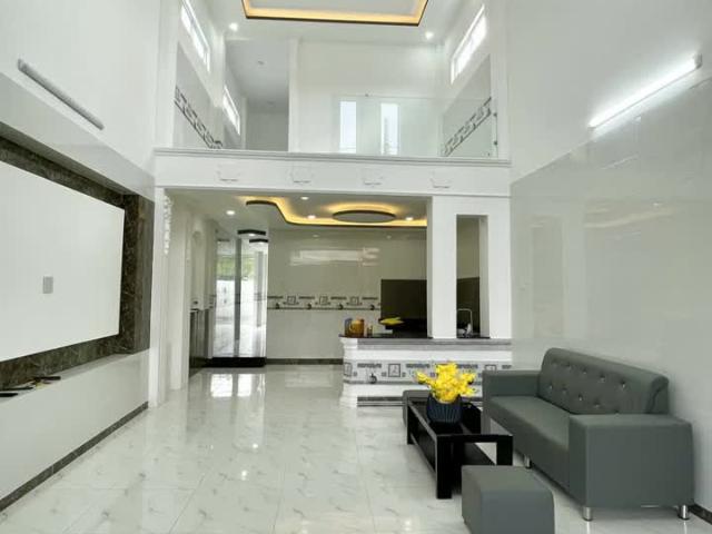 Nhà mặt phố bán
