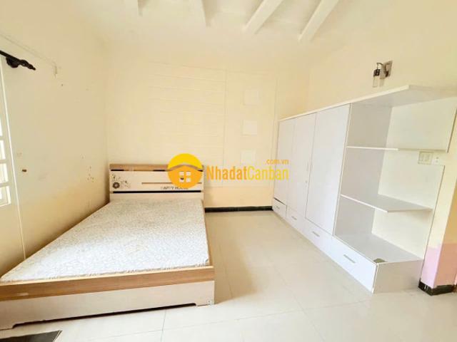 Nhà mặt phố bán