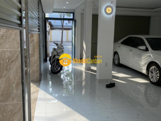 Nhà mặt phố bán