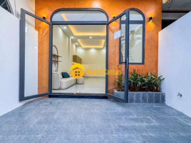 Nhà mặt phố bán