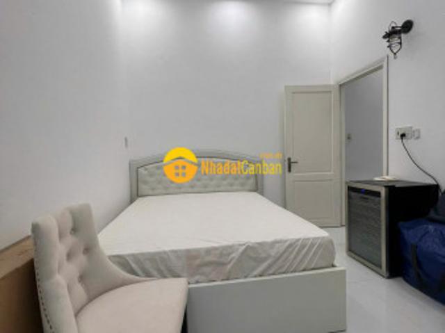 Nhà mặt phố bán