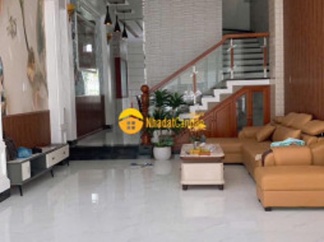 Nhà mặt phố bán