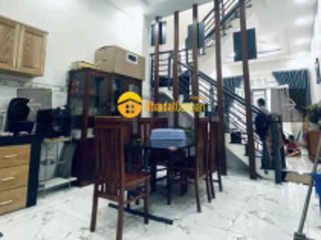 Nhà mặt phố bán