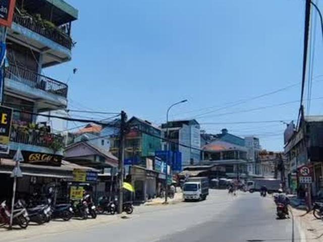 Nhà mặt phố bán