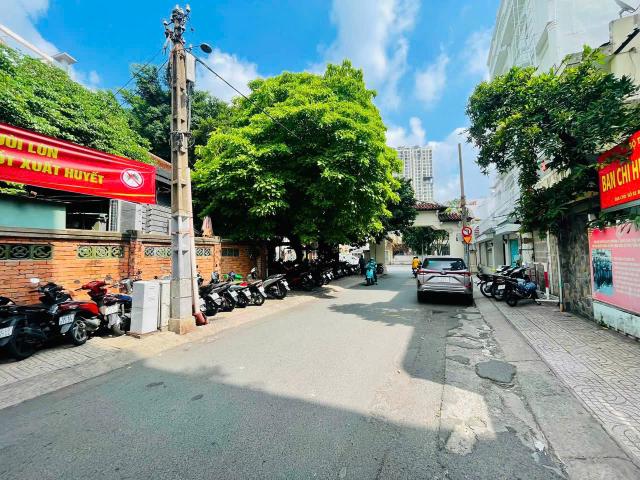 Nhà mặt phố bán