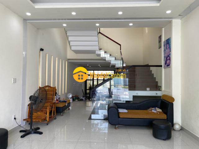 Nhà mặt phố bán