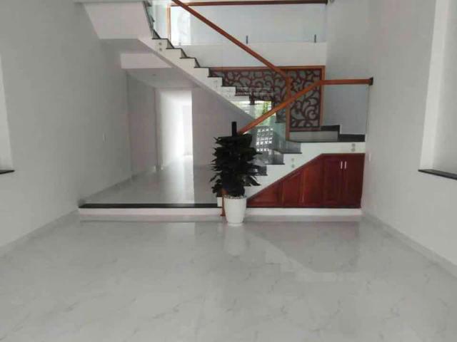 Nhà mặt phố bán