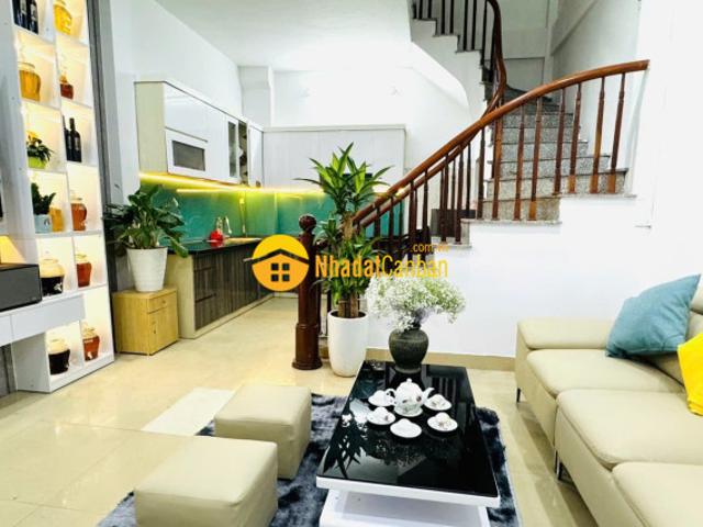 Nhà mặt phố bán