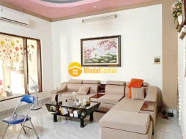 Nhà mặt phố bán