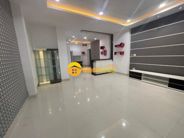 Nhà mặt phố bán