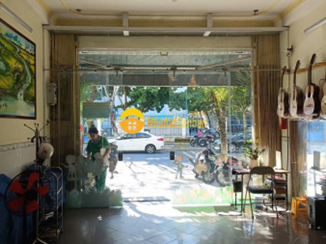 Nhà mặt phố bán