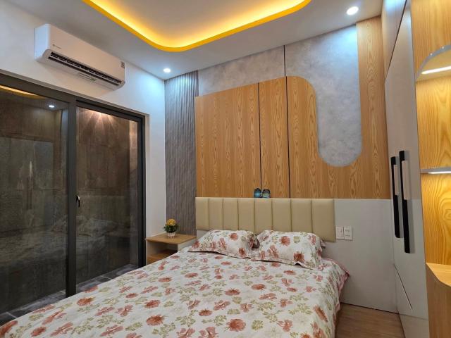 Nhà mặt phố bán