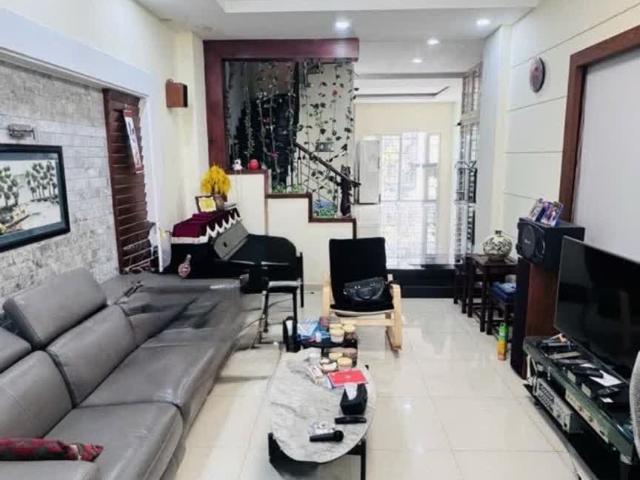 Nhà bán tại Khuôn viên UBND Thành phố Hồ Chí Minh, Thành phố Hồ Chí Minh